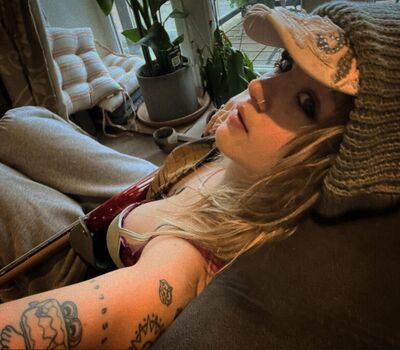 Full leaked Femalien private onlyfans photo