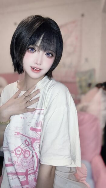 Full leaked Fengmaoss page private onlyfans photo