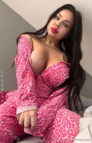 Full leaked Fionachen private onlyfans photo