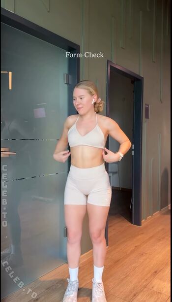 Full leaked Fitbyhannaah private onlyfans photo