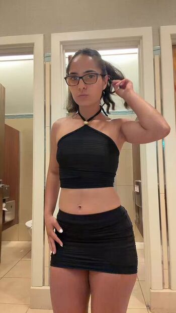 Full leaked Fizzypeach irl private onlyfans photo