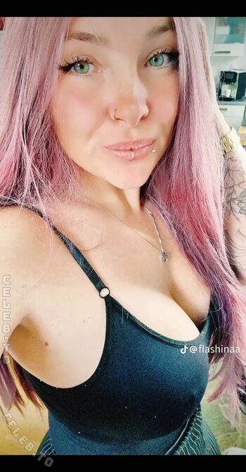 Full leaked Flashinaa private onlyfans photo