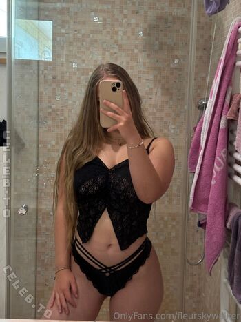 Full leaked Fleurskywalker page private onlyfans photo