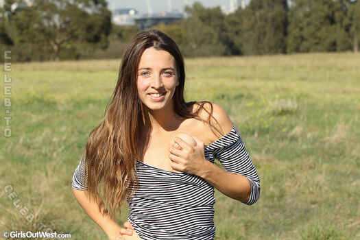 Full leaked Flora page private onlyfans photo