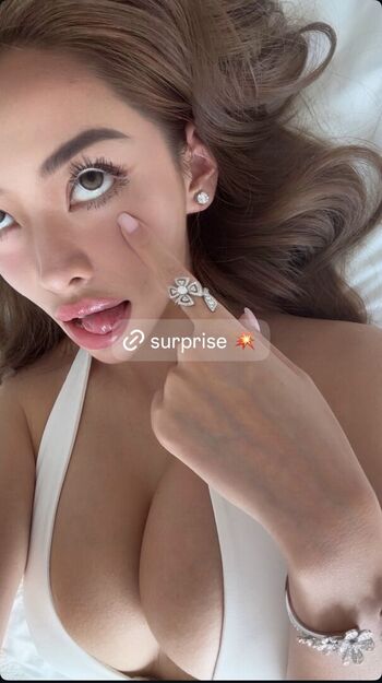 Full leaked Floralydo private onlyfans photo