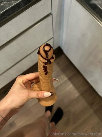 Full leaked Florawantsfun private onlyfans photo