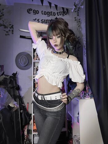 Full leaked Flutterow private onlyfans photo