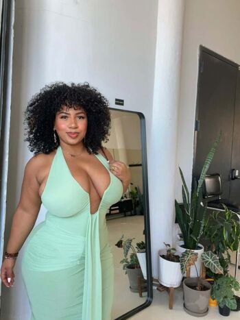 Full leaked Forevercurlybri private onlyfans photo