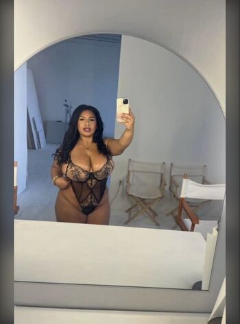 Full leaked Forevercurlybri private onlyfans photo