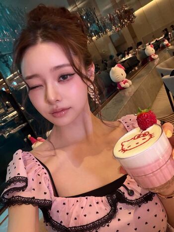 Full leaked Freezia private onlyfans photo