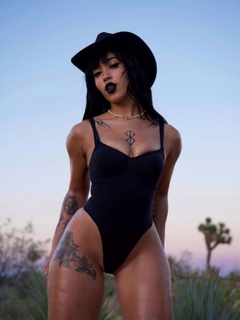 Full leaked Frizzylifts private onlyfans photo