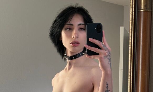 Full leaked Froufrousam private onlyfans photo