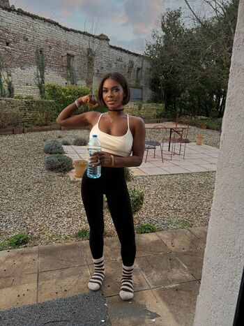 Full leaked Fsemelagne private onlyfans photo