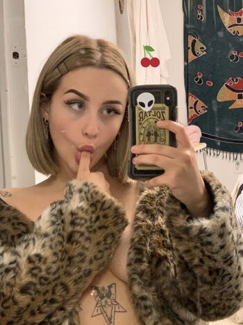 Full leaked Gatgirl private onlyfans photo