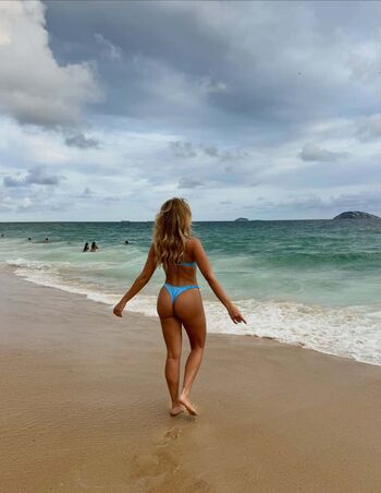 Full leaked Gabi lopes private onlyfans photo