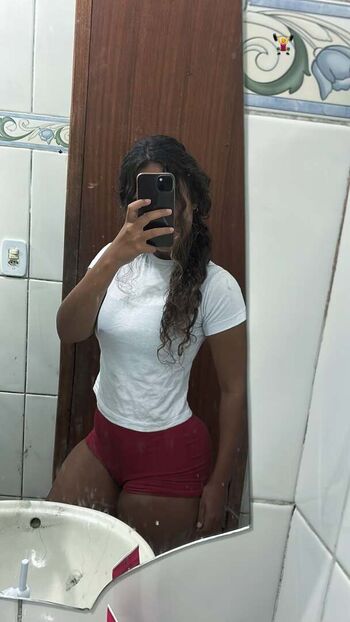 Full leaked Gabriellasiqueiraah private onlyfans photo