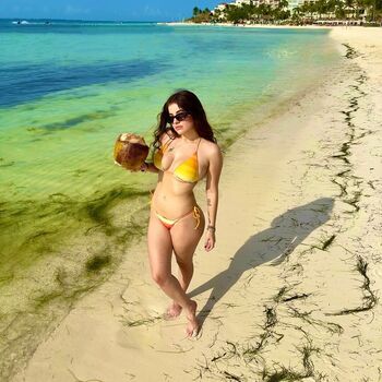 Full leaked Gabygardez page private onlyfans photo