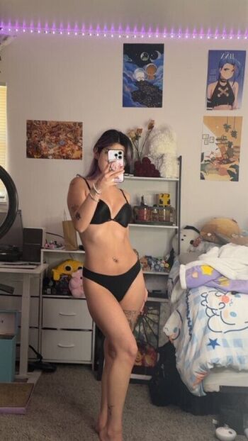 Full leaked Geminisavy  page private onlyfans photo