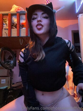 Full leaked Ghostieemuffinn  page private onlyfans photo