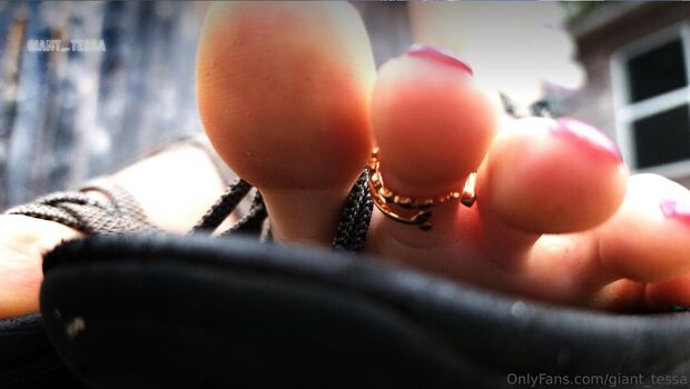 Giant_Tessa