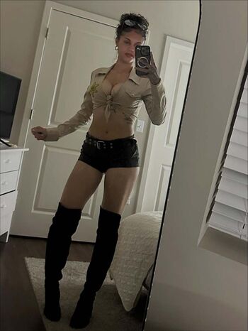 Full leaked Giavannanmoore page private onlyfans photo
