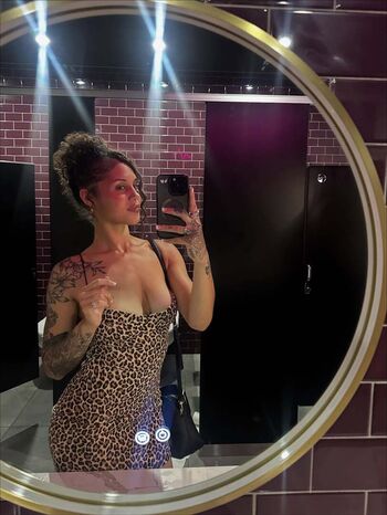 Full leaked Giavannanmoore private onlyfans photo
