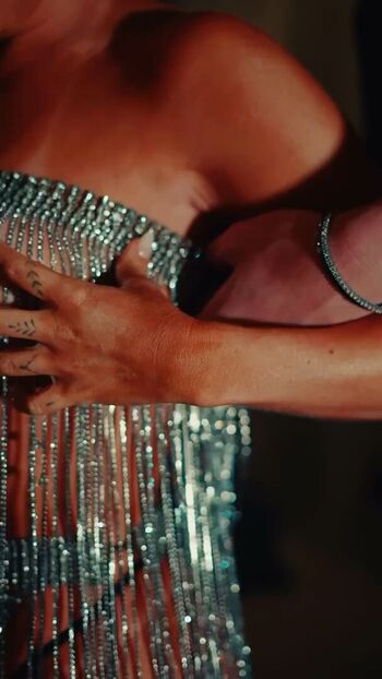 Full leaked Heykrls/ private onlyfans photo