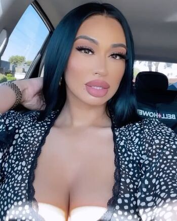 Full leaked Glamariz private onlyfans photo