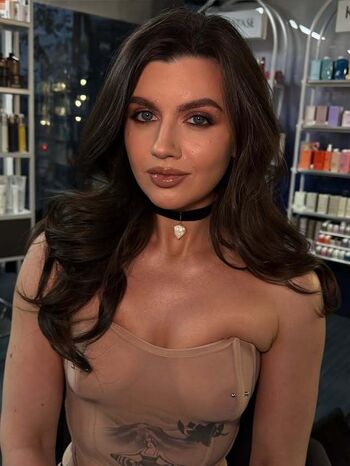 Full leaked Glazalinkaaa private onlyfans photo