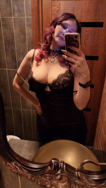 Full leaked Gliese private onlyfans photo