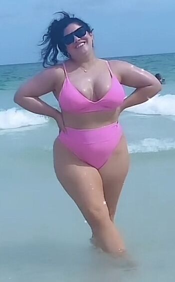 Full leaked Glitzzyjen private onlyfans photo