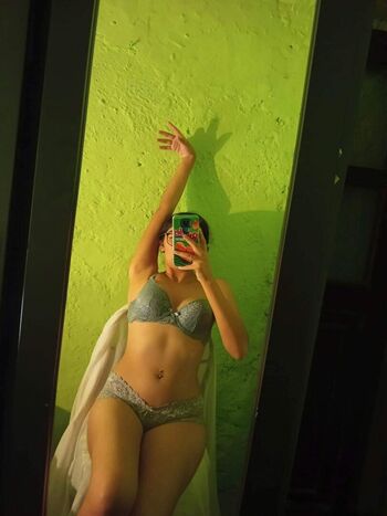 Full leaked Gloriabigail private onlyfans photo