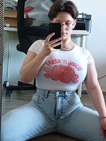 Full leaked Glossygirl private onlyfans photo