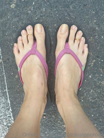Full leaked Gorgeouslongtoes private onlyfans photo