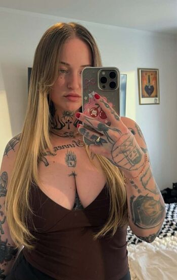 Full leaked Goth queen private onlyfans photo