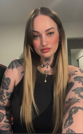 Full leaked Goth queen private onlyfans photo