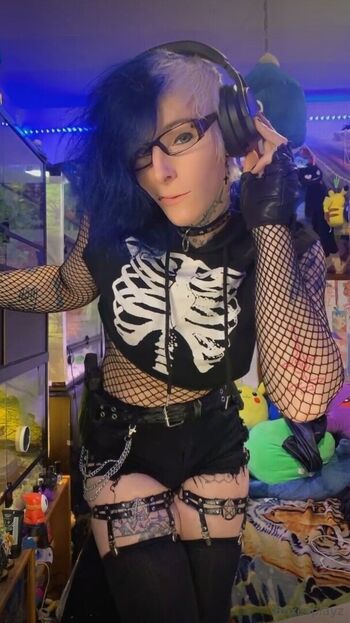 Full leaked Gothboxboi private onlyfans photo