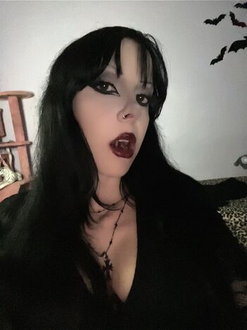 Full leaked Gothikbat private onlyfans photo