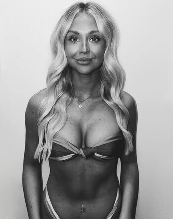 Full leaked Graceannglisson private onlyfans photo