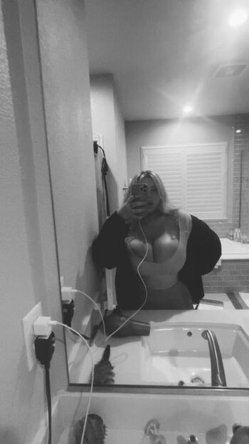 Full leaked Gracesharpp private onlyfans photo