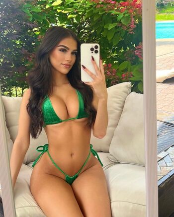 Full leaked Greek girls private onlyfans photo