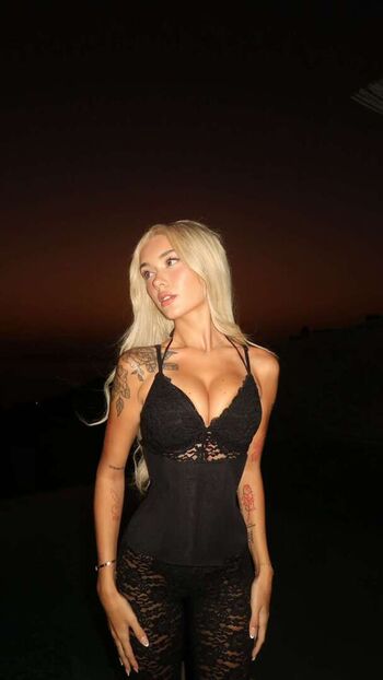 Full leaked Gwendolynceline  page private onlyfans photo