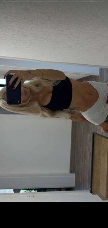 Full leaked Gwendolynceline  page private onlyfans photo