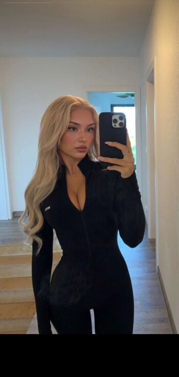 Full leaked Gwendolynceline  page private onlyfans photo