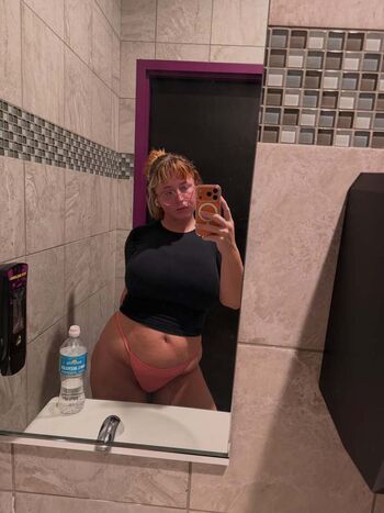 Full leaked Gwy ther page private onlyfans photo