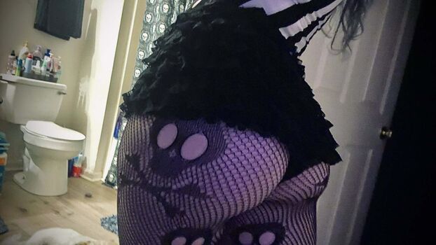 Full leaked Gxthdxllz private onlyfans photo