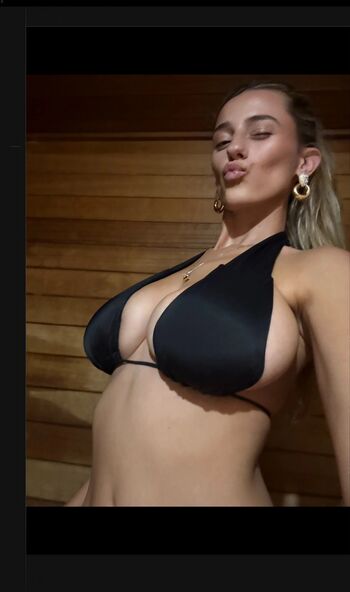 Full leaked Hadelinemope private onlyfans photo