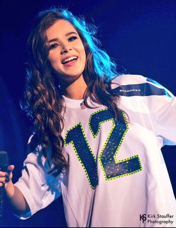 Full leaked Hailee steinfeld  page private onlyfans photo