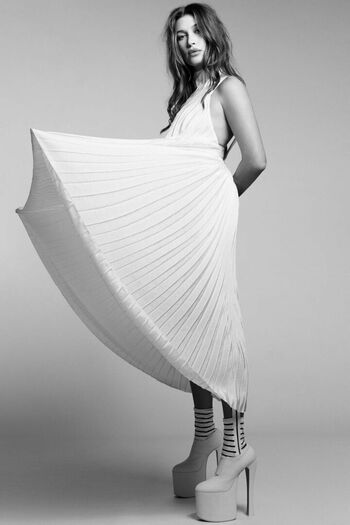 Full leaked Hailey bieber private onlyfans photo