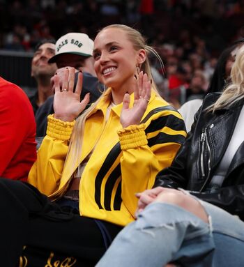 Full leaked Hailey van lith private onlyfans photo